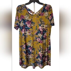 Paisley Grace Boutique Tunic Top Floral Design And Criss- Cross Back Large